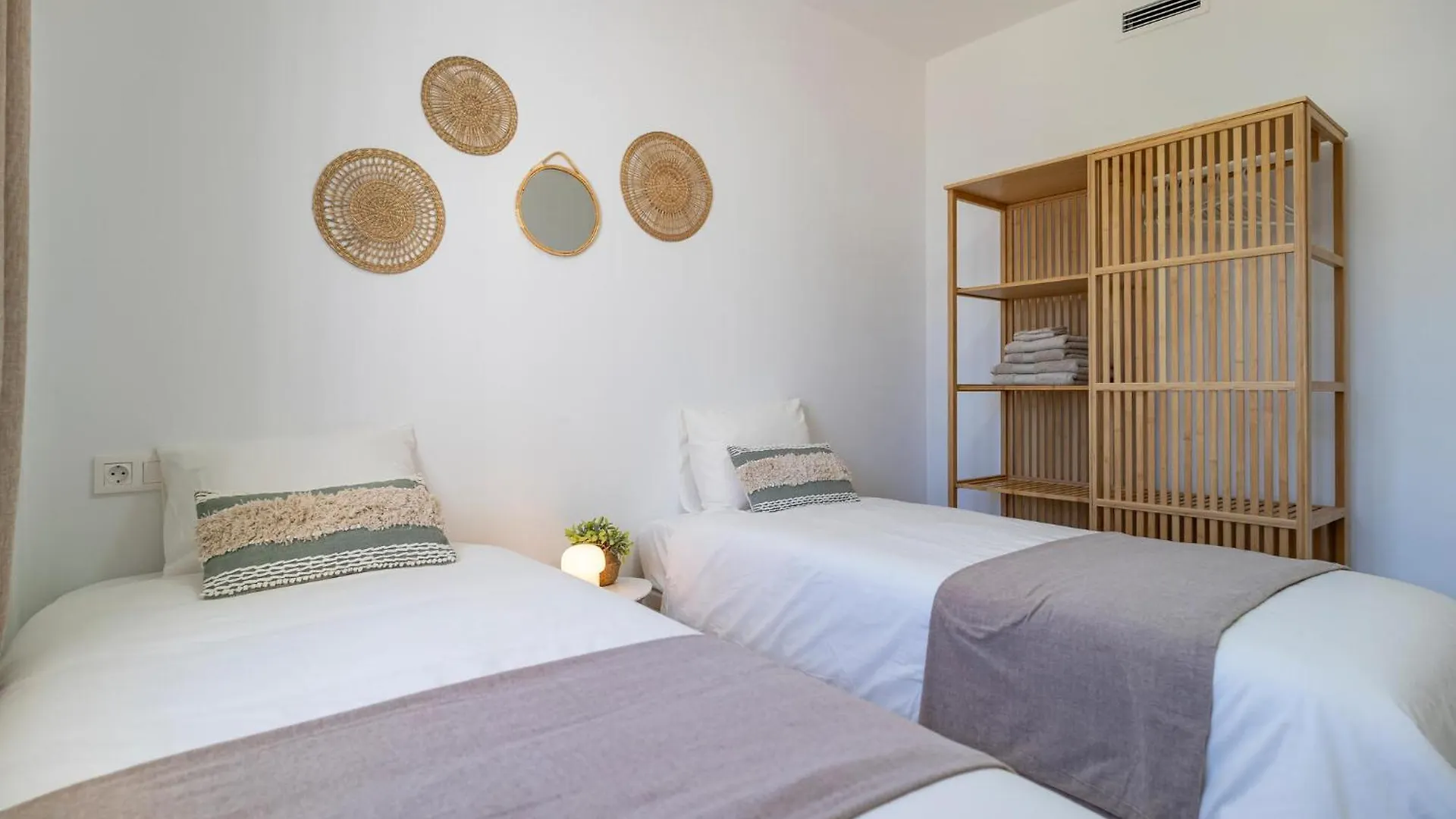 Awesome Apartment In Manilva With Kitchen
