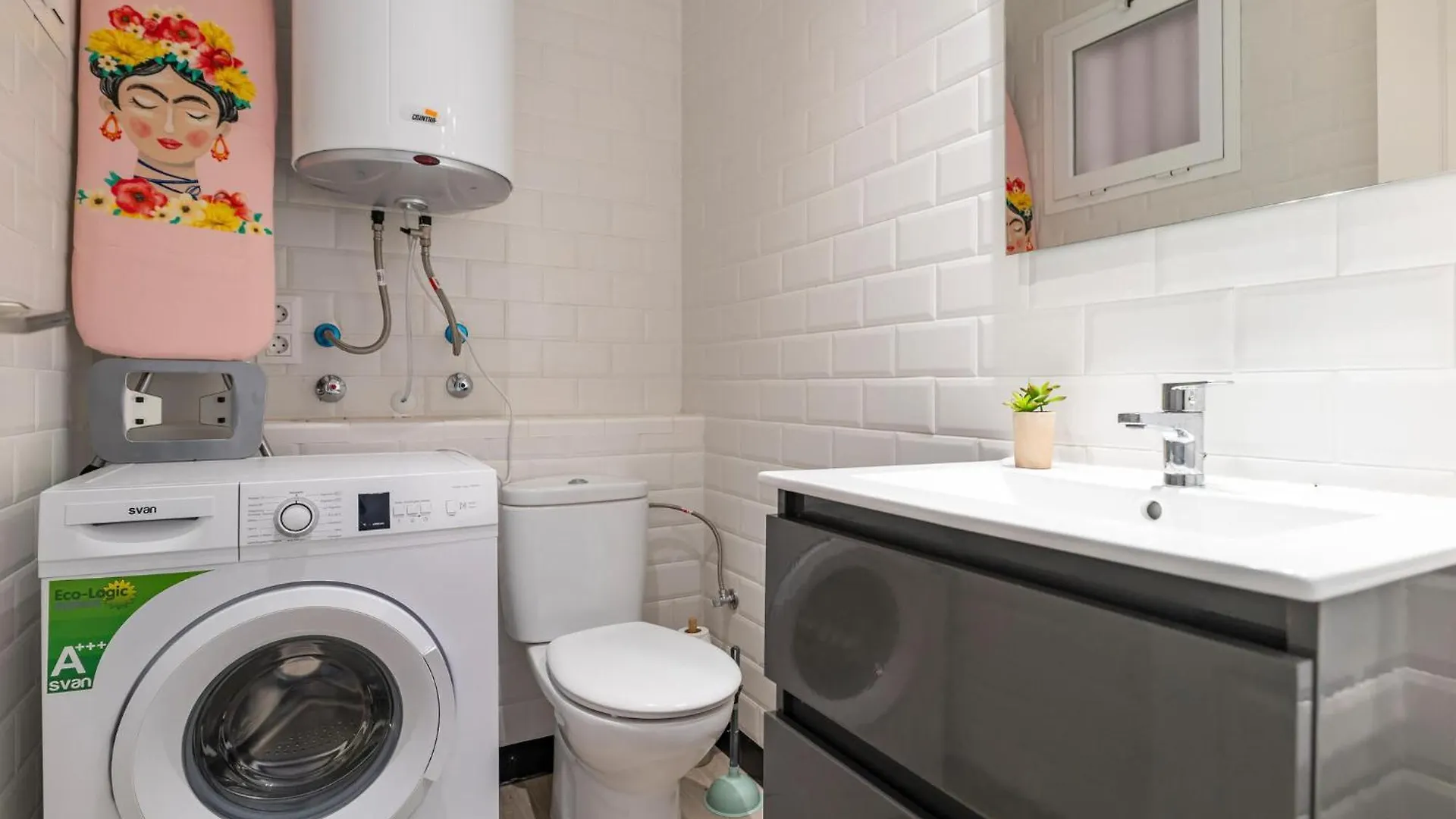 Awesome Apartment In Manilva With Kitchen